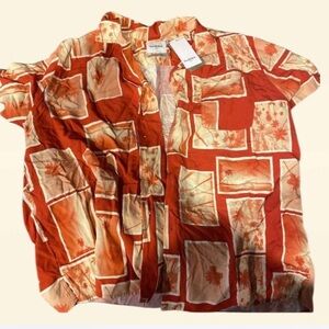 Touristy Button Up Shirt